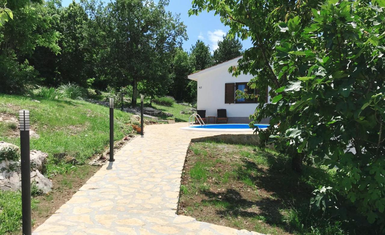 Holiday Home Deni Roc ภายนอก รูปภาพ