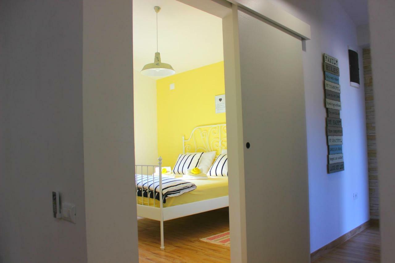 Holiday Home Deni Roc ภายนอก รูปภาพ
