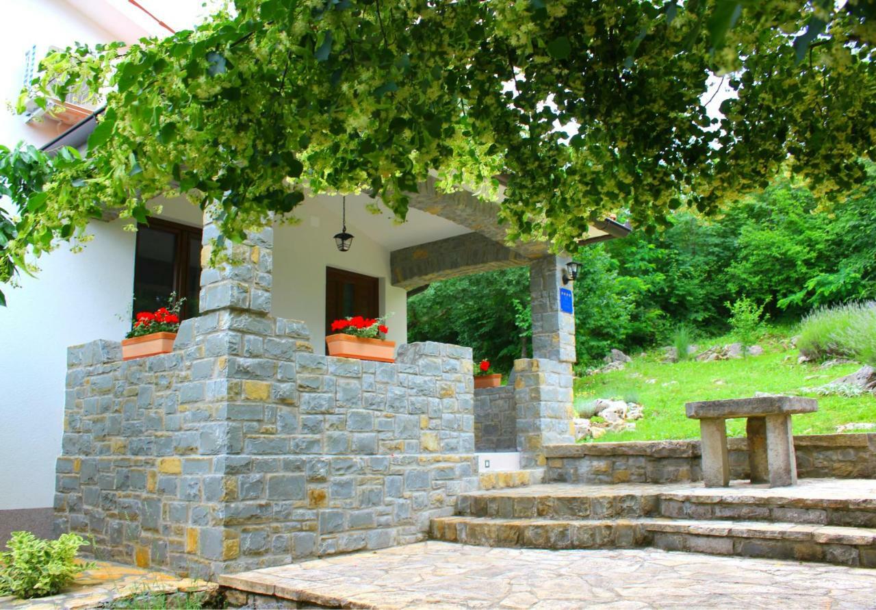Holiday Home Deni Roc ภายนอก รูปภาพ