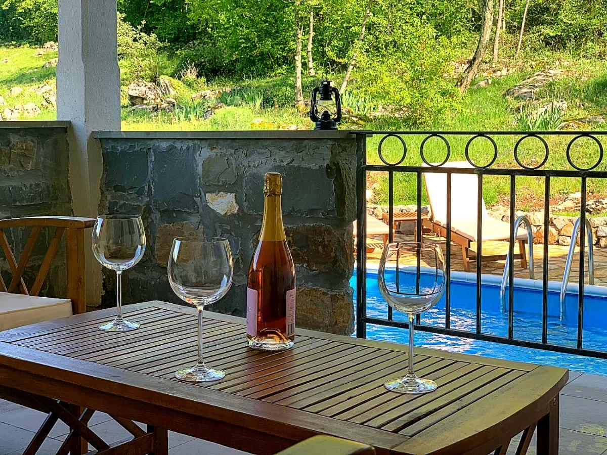 Holiday Home Deni Roc ภายนอก รูปภาพ